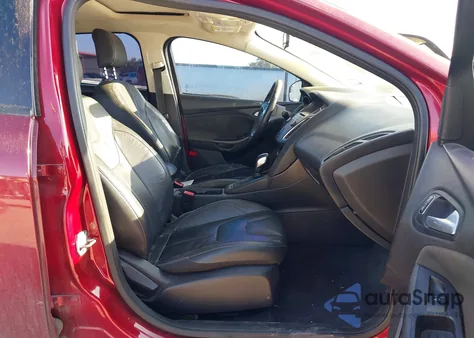 2015 Ford Focus Se z USA, uszkodzony, nr VIN 1FADP3F2XFL363555